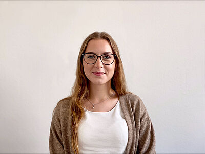 Knoop Mitarbeiterin Portraitaufnahme 